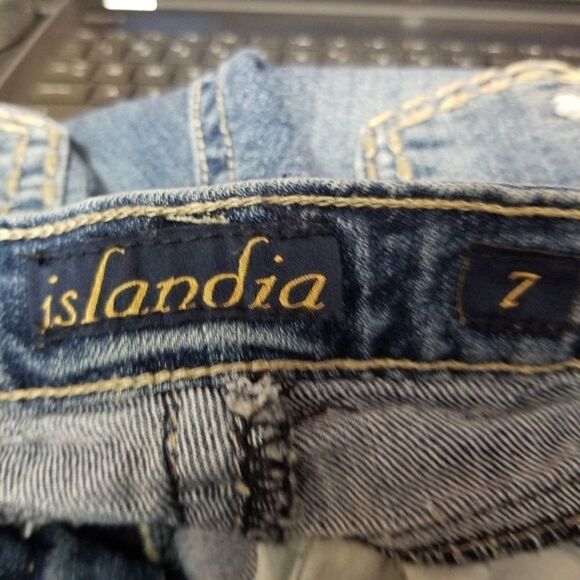 Islandia Capri Jeans. Size 7. - Picture 5 of 8